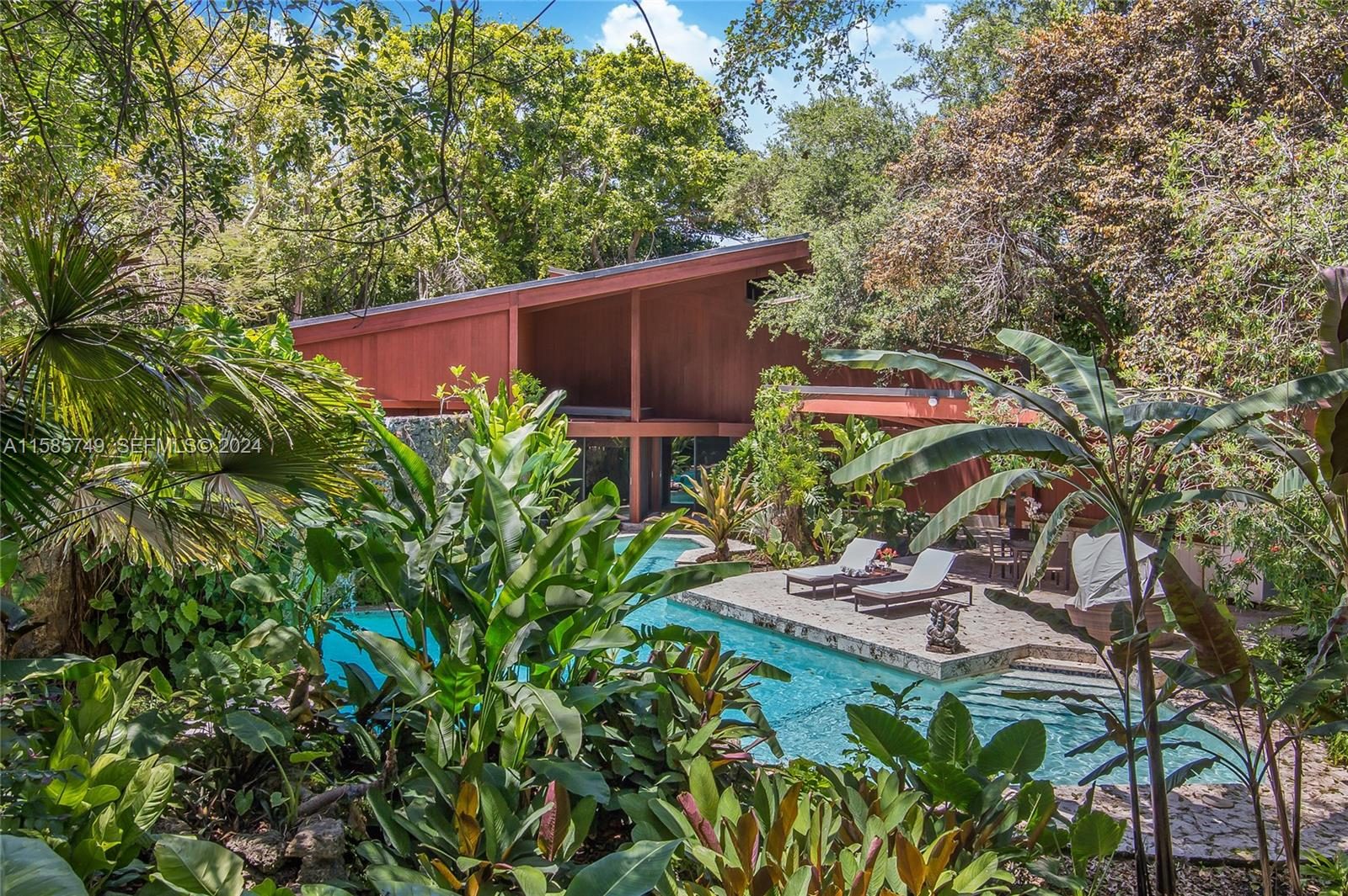 Sanctuary Paradise pool and grounds